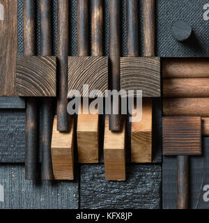 Auszug aus dunklem Holz block collage Hintergrund. Stockfoto