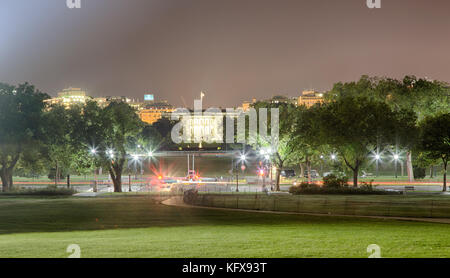 September 10, 2017, Washington, Dc, USA: das Weiße Haus ist von der National Mall mit Licht von allen Seiten gesehen aglow. Stockfoto