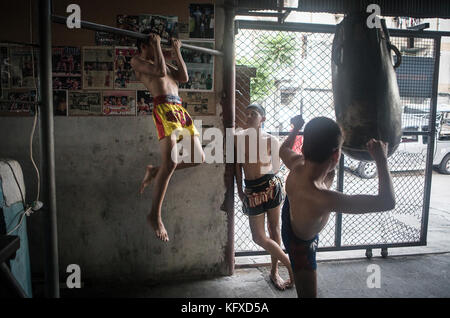 Kindertraining, Muay thai, Panto Gym, Bangkok, Thailand Stockfoto