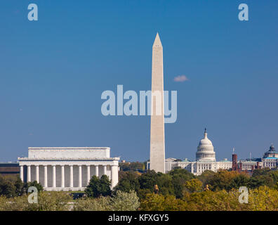 WASHINGTON, DC, USA - Lincoln Memorial, das Washington Monument, US Capitol (L-R). Stockfoto