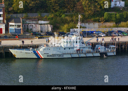 Newcastle, Großbritannien - 5. Oktober 2014 - UK Border force Cutter HMC Forscher an ihrem Liegeplatz Stockfoto