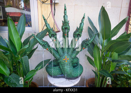 Schlange König Brunnen als Dekoration im thailändischen Stil Stockfoto