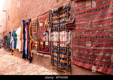 Ait Ben Haddou - Marokko, 17. Oktober, 2017: Straßen von Ait Ben Haddou - eine befestigte, pre-saharan traditionellen Siedlung Wohnung Typ Architektur, keine Stockfoto