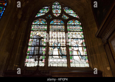 Architektur Innenraum der Kirche von saint-laurent Eglise oder saint-laurent de Paris für Franzosen und Ausländer Menschen beten und am 7. September 20 Besuch Stockfoto