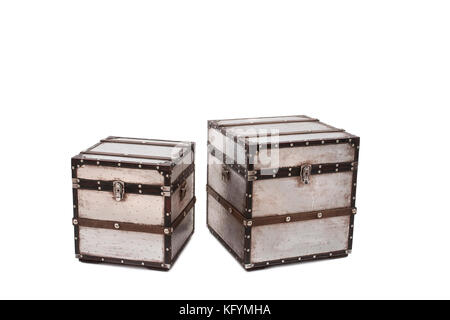 Alte Aluminium Box auf dem weißen Hintergrund Stockfoto