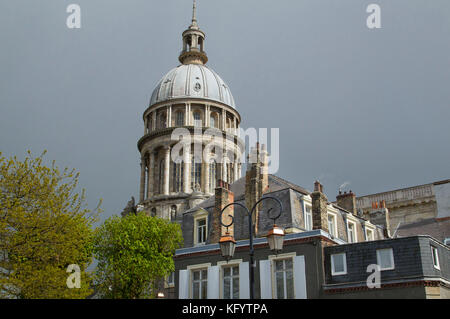 Boulogne-sur-Mer (Frankreich): Turm der Basilika Notre-Dame de Boulogne Stockfoto