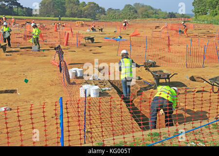 Archäologie Ausgrabungen im Sommer 2017 Bawdsey, Suffolk, England, UK vor Ort für Scottish Power Windpark onshore Kabel vorbereitet Stockfoto