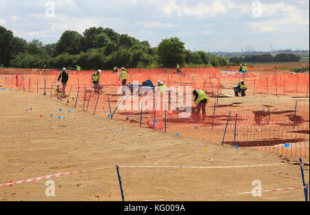 Archäologie Ausgrabungen im Sommer 2017 Bawdsey, Suffolk, England, UK vor Ort für Scottish Power Windpark onshore Kabel vorbereitet Stockfoto