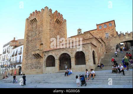 Torre de Bujaco Turm an der Plaza Mayor, Caceres, Extremadura, Spanien Stockfoto