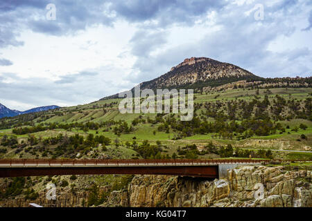 Berg über Sonnenlicht Brücke außerhalb des Yellowstone National Park Stockfoto