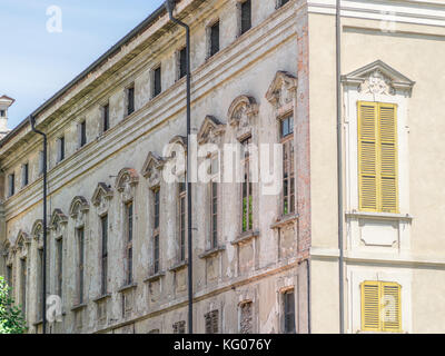 Windows auf Piazza Trento e Trieste, crema Italien Stockfoto