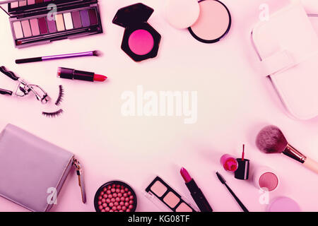 Make-up Kosmetik set. Ansicht von oben mit der Kopie Raum Stockfoto