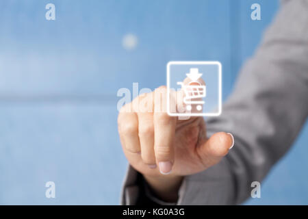 Geschäftsfrau vor Visual Touch Screen. Stockfoto