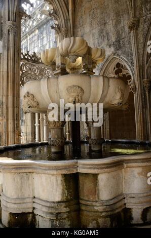 Kunstvoll geschnitzten Brunnen Kloster Batalha Portugal Stockfoto
