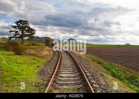 Einzelne Bahn in Rana, Mittelböhmische Hochland, Tschechische Republik Stockfoto