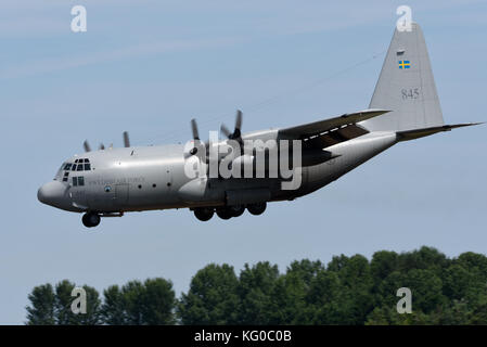 Lockheed C-130 Hercules Transportflugzeug der schwedischen Luftwaffe. Eine C-130H-Version, wie Lockheed Tp84 Hercules Stockfoto