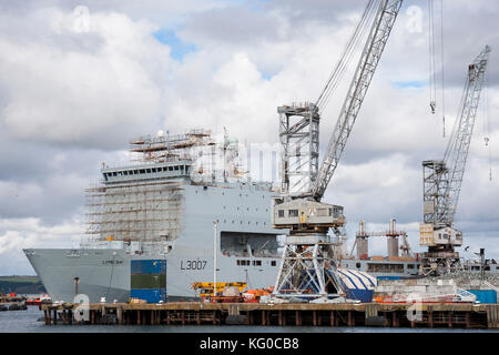 RFA-Schiff Lyme Bay gewartet. in Falmouth Docks, Großbritannien Stockfoto