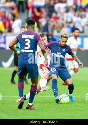 Paris Saint-Germain (PSG) gegen den FC Girondins de Bordeaux im Parc des Princes Stadion mit: 10, Neymar, 12 Nicolas de Préville Wo: Paris, Ile de France, Frankreich Wann: 30 Sep 2017 Credit: ATP/Gromik Thierry/WENN.com Stockfoto