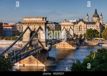 Széchenyi Kettenbrücke über die Donau in Budapest, Ungarn Stockfoto