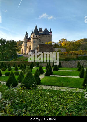 Romantische mittelalterliche Burgen von Deutschland - burresheim im Rheintal. Stockfoto