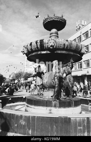 EDIRNE, TUKKEY, 27. Oktober 2017: Der Brunnen im Zentrum der Stadt. Stockfoto