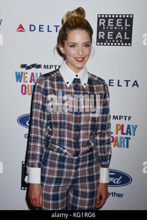 Los Angeles, Kalifornien, USA. 02 Nov, 2017 Jessica rothe 024 kommt für das 6. jährliche "el Geschichten, reale Leben" zugunsten der mptf (Motion Picture & television Fund) bei Milch Studio in Los Angeles, Kalifornien, am 2. November 2017. Credit: tsuni/usa/alamy leben Nachrichten Stockfoto