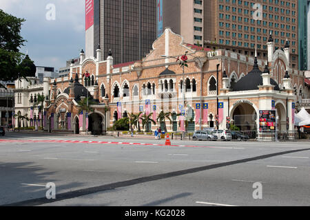 Kuala Lumpur, Malaysia: Panggung Bandaraya/Rathaus/Altes Rathaus (Merdeka Square) - links: Sitzungen & Richter-gericht Stockfoto