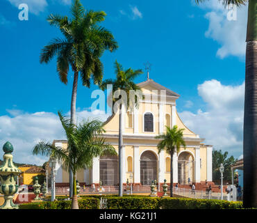 Trinidad, Kuba: Plaza Mayor mit Iglesia de la: Iglesia de Santisima Trinidad Stockfoto