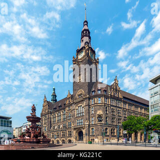 Wuppertal, Nordrhein-Westfalen, Deutschland: jubiläumsbrunnen - Rathaus Elberfeld Stockfoto