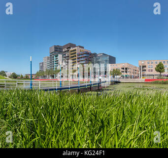 Bausteine der Ferienwohnungen Silverpark Lelystad, Flevoland, Niederlande *** Local Caption *** Stadt, Dorf, Wasser, Sommer, Menschen, Stockfoto