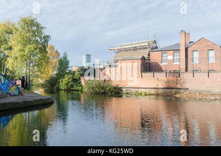 Birmingham Gun Barrel Proof Haus in Digbeth gesehen vom Digbeth Branch Canal Stockfoto