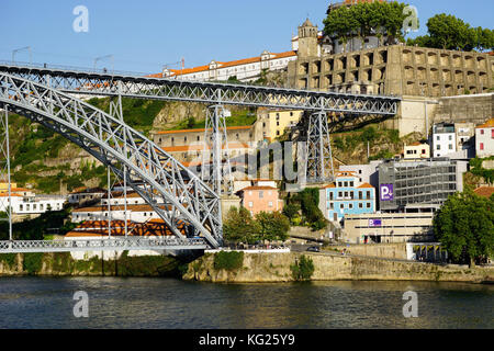 Ponte de Dom Luis I über den Fluss Douro, Porto (Porto), Portugal, Europa Stockfoto