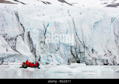 Sternzeichen Reise für Touristen, hornbreen Gletscher, Spitzbergen, Svalbard, Arktis, Norwegen, Europa Stockfoto
