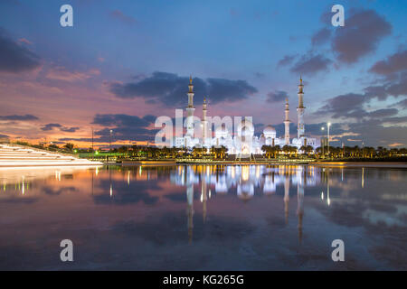 Scheich Zayed Bin Sultan Al Nahyan Moschee in Abu Dhabi, Vereinigte Arabische Emirate, Naher Osten Stockfoto