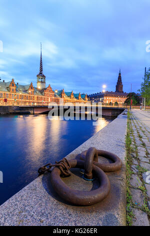 Die Kirche von Holmen und das Parlament, Schloss Christiansborg im Zentrum von Kopenhagen, Dänemark, Europa Stockfoto