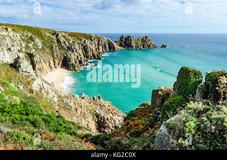 Isolierte Strand in der Nähe von vounder pedn Porthcurno in Cornwall, England, Großbritannien, Großbritannien. Stockfoto