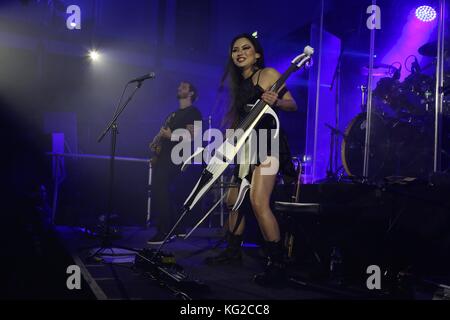 Tina Guo in Konzert in London Konzert in der Runde Kapelle 2017 Stockfoto