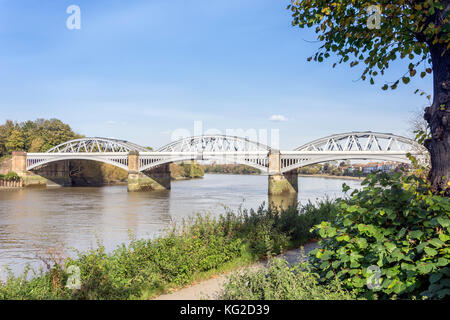 Barnes Bridge über die Themse, Barnes, London Borough von Richmond upon Thames, London, England, Vereinigtes Königreich Stockfoto