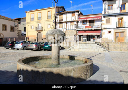 Die traditionelle Architektur der Plaza Mayor, dem Dorf Santa Fe, La Vera, Extremadura, Spanien Stockfoto