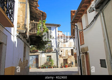 Die traditionelle Architektur der Plaza Mayor, dem Dorf Santa Fe, La Vera, Extremadura, Spanien Stockfoto