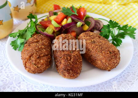 Fischstäbchen paniert, frittiert. gesunde Ernährung Konzept Stockfoto