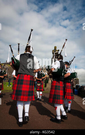 Stirling, Schottland - August 17, 2010: Band von pipers an der Stirling Castle in Stirling, Schottland, Vereinigtes Königreich Stockfoto