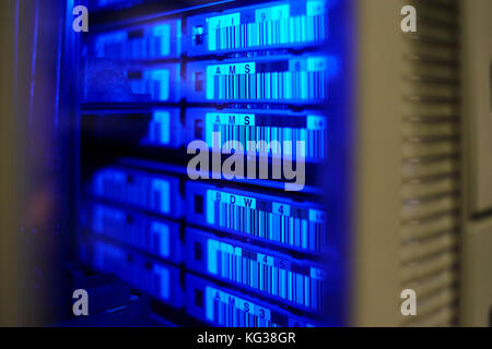 Großes Rechenzentrum highspeed Server Storage Tape Library Stockfoto