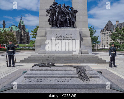 National War Memorial und das Grab des Unbekannten Soldaten, Ottawa, Kanada. Stockfoto