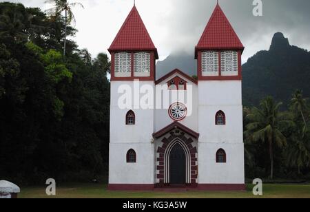 Bora Bora Kirche auf der Hauptstraße Stockfoto