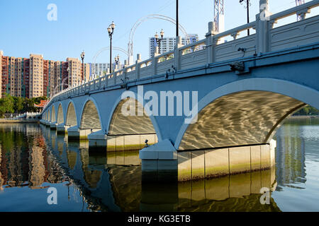 Bogenbrücke in Hong Kong Stockfoto