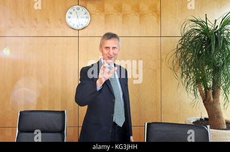 Eingehende Finanzgebaren Behörde Hauptgeschäftsführer Martin Wheatley in ihren Büros in Canary Wharf fotografiert. Foto von Michael Walter/Troika Stockfoto