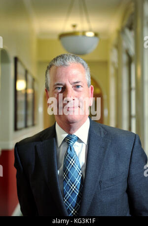 Mike Thornton, Liberaldemokratischen MP fotografierte in seinem Büro in Westminster, London. Foto von Michael Walter/Troika Stockfoto