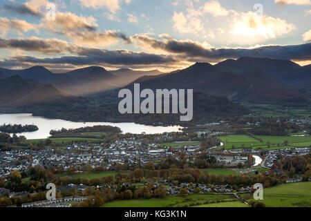 Am späten Abend über Keswick, Lake District, Großbritannien Stockfoto