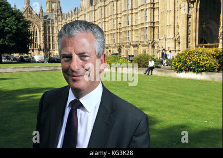 Mike Thornton, Liberaldemokratischen MP fotografiert außerhalb der Häuser, Westminster, London. Foto von Michael Walter/Troika Stockfoto